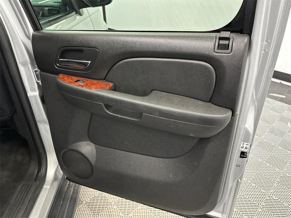used 2014 Chevrolet Suburban car, priced at $8,995