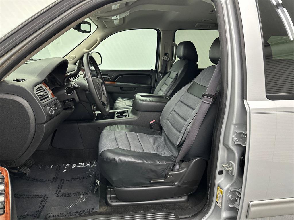 used 2014 Chevrolet Suburban car, priced at $8,995