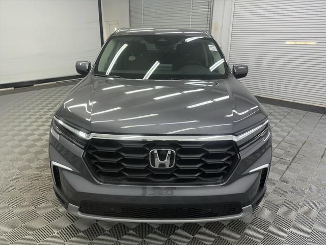 new 2025 Honda Pilot car, priced at $44,950