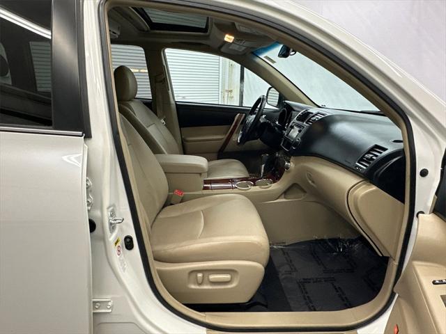 used 2013 Toyota Highlander car, priced at $12,965