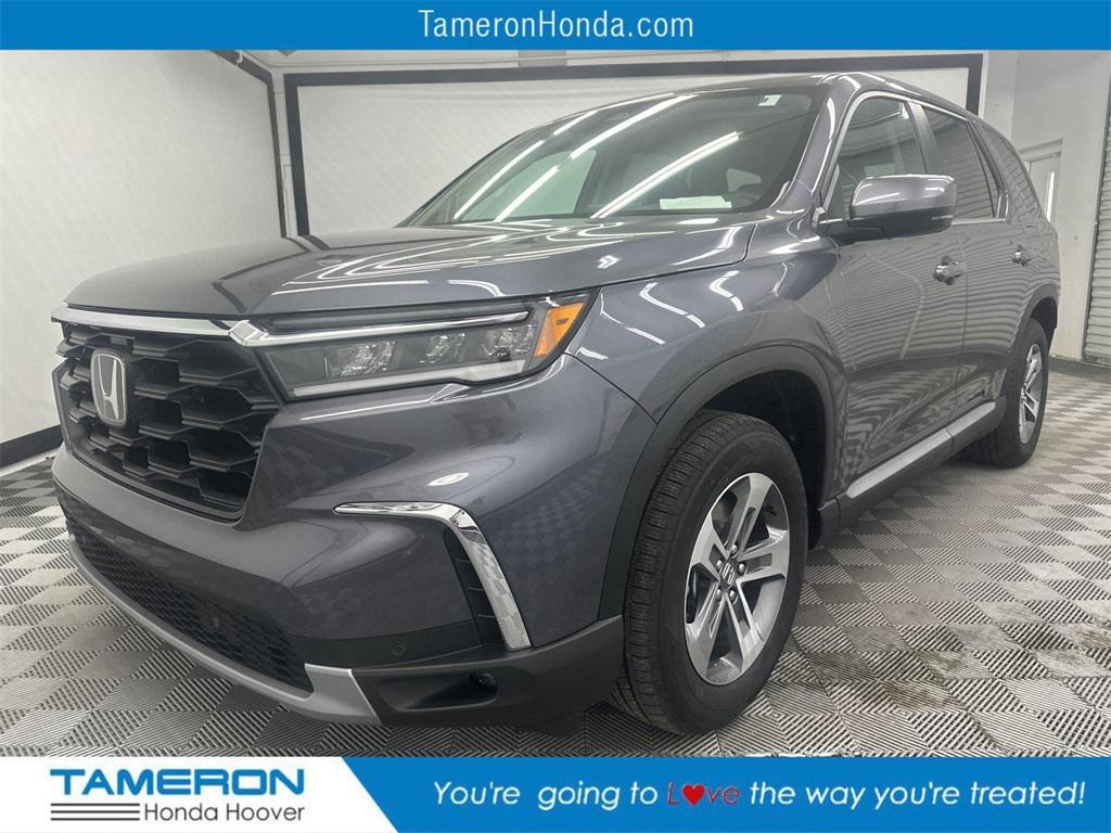 used 2025 Honda Pilot car, priced at $42,489