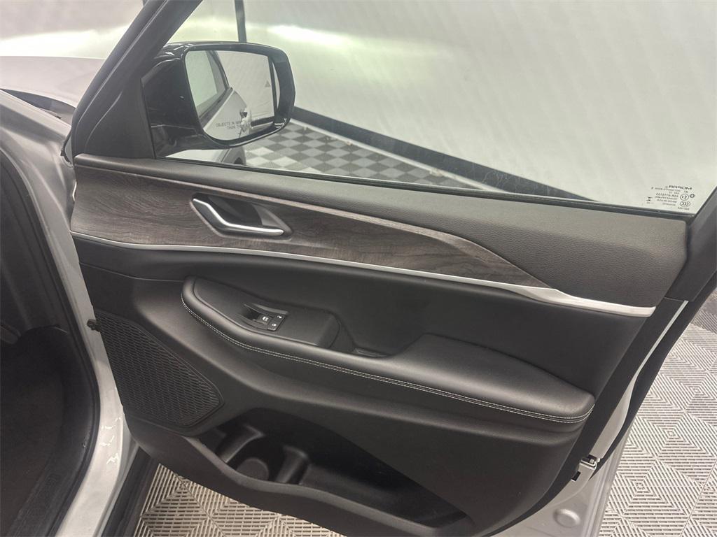 used 2023 Jeep Grand Cherokee L car, priced at $26,041