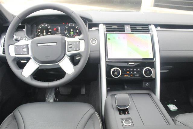 new 2025 Land Rover Discovery car, priced at $69,668