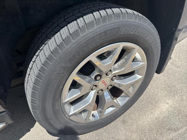 used 2015 GMC Yukon car, priced at $22,799