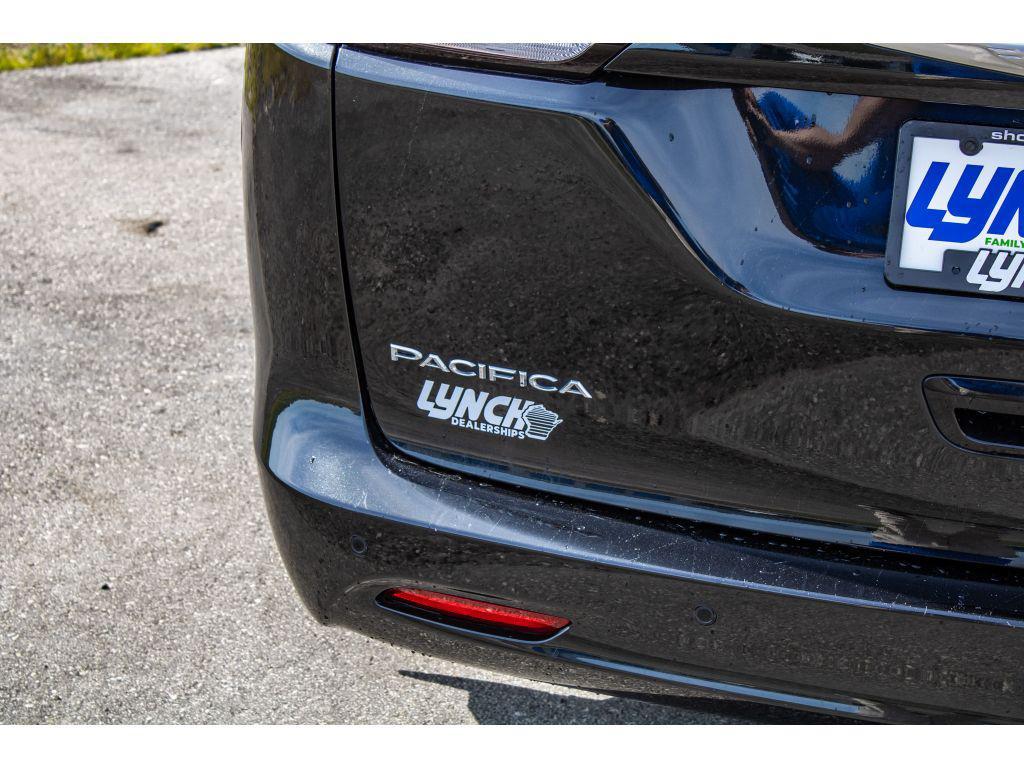 used 2017 Chrysler Pacifica car, priced at $15,499