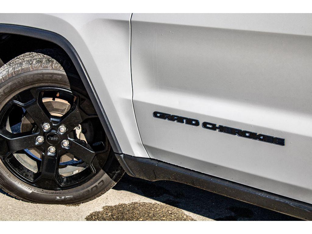 used 2018 Jeep Grand Cherokee car, priced at $15,499