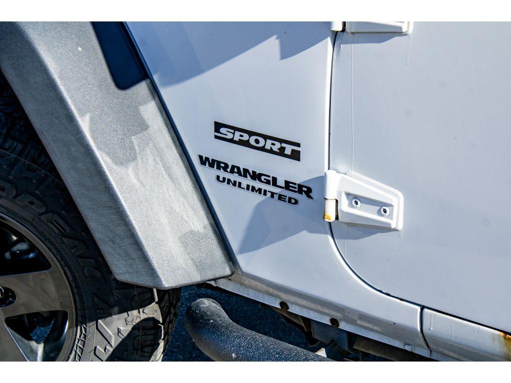 used 2015 Jeep Wrangler Unlimited car, priced at $17,999