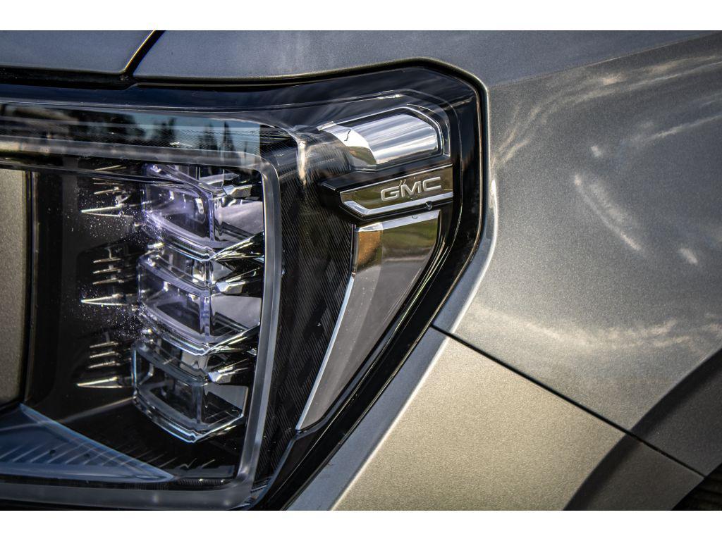 used 2022 GMC Yukon XL car, priced at $35,999