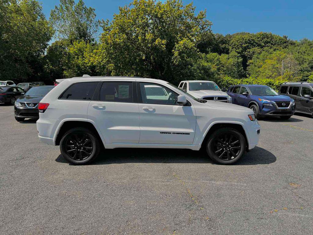 used 2020 Jeep Grand Cherokee car, priced at $22,924