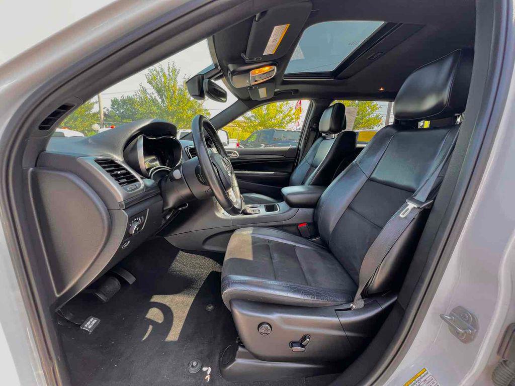 used 2020 Jeep Grand Cherokee car, priced at $22,924