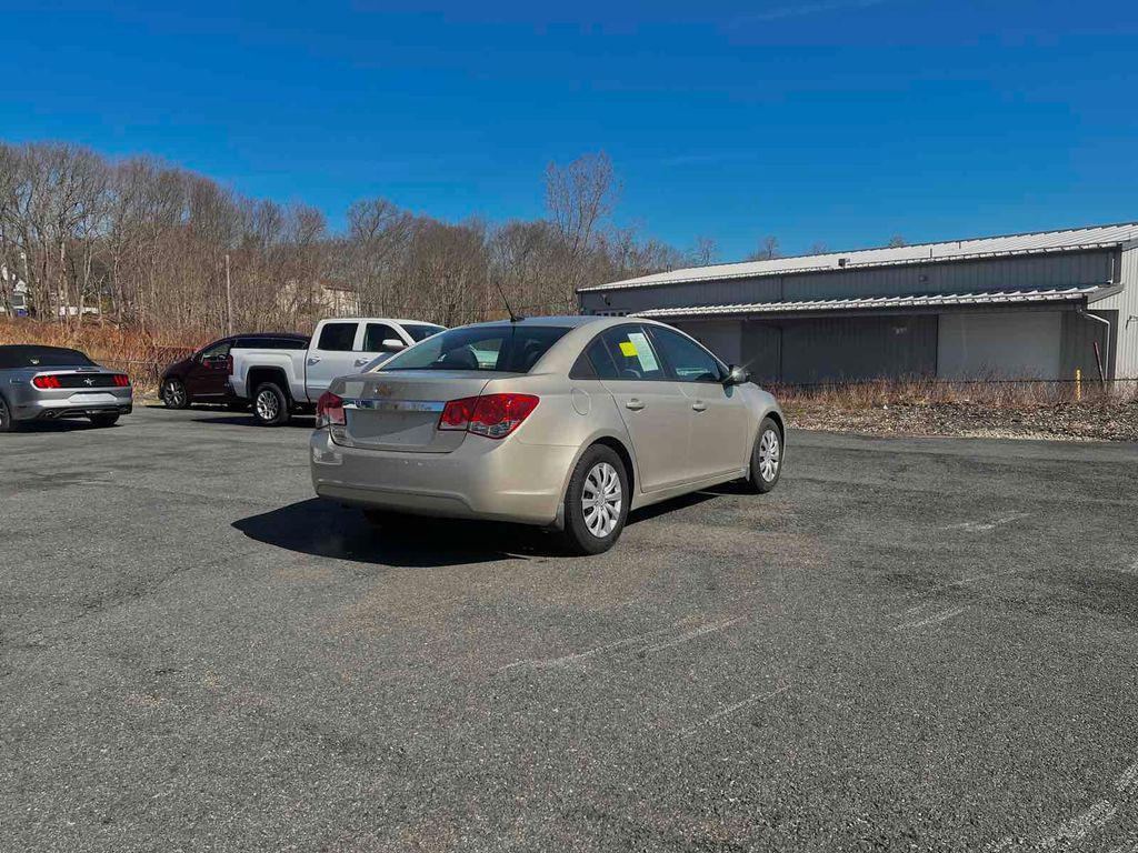 used 2014 Chevrolet Cruze car, priced at $9,495