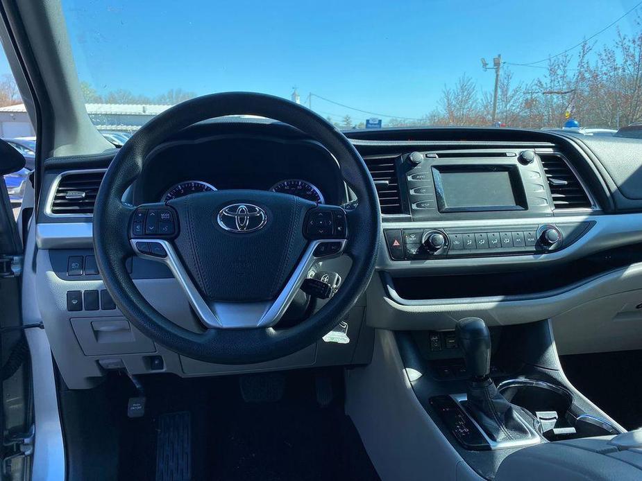 used 2019 Toyota Highlander car, priced at $23,926