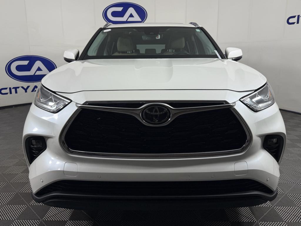 used 2020 Toyota Highlander car, priced at $30,000