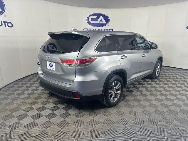 used 2015 Toyota Highlander car, priced at $17,995