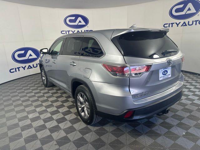 used 2015 Toyota Highlander car, priced at $17,995