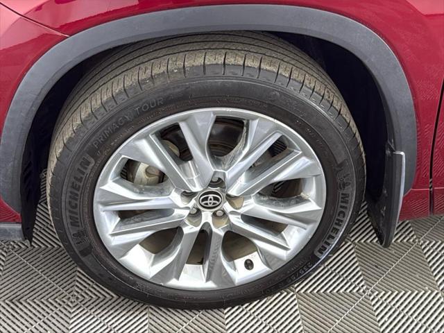 used 2021 Toyota Highlander Hybrid car, priced at $27,868
