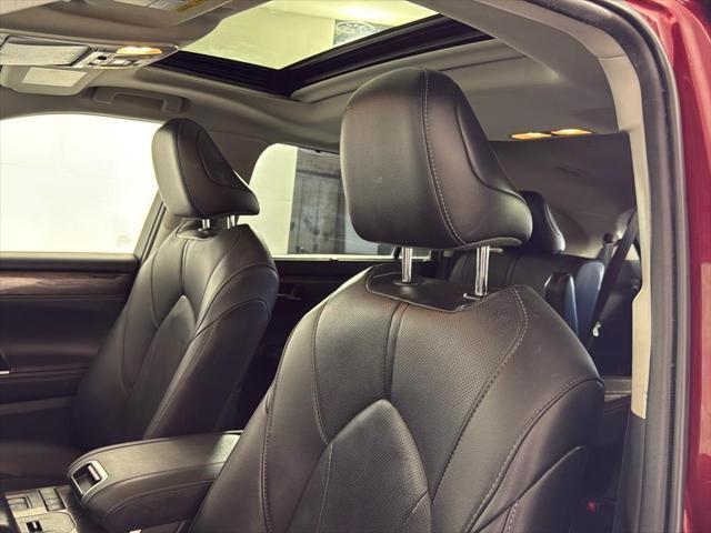 used 2021 Toyota Highlander Hybrid car, priced at $27,868