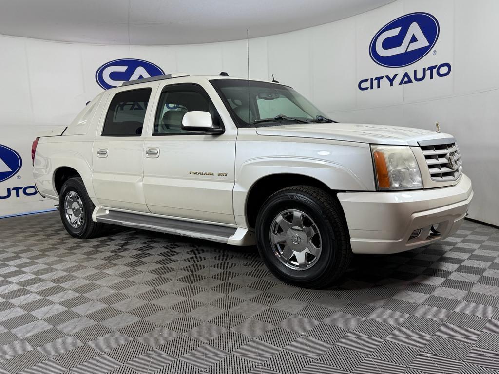 used 2005 Cadillac Escalade EXT car, priced at $15,800