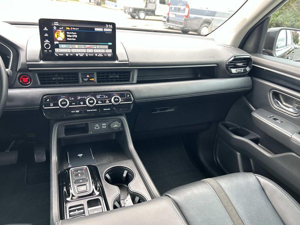 used 2023 Honda Pilot car, priced at $30,970