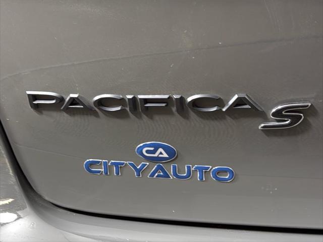 used 2022 Chrysler Pacifica Hybrid car, priced at $23,862