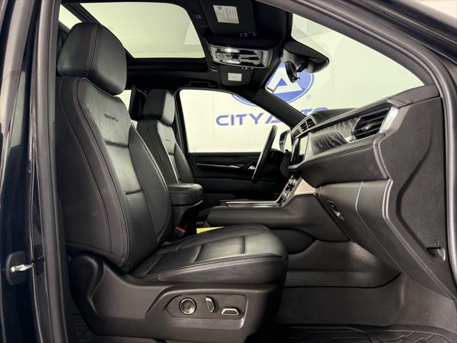 used 2023 GMC Yukon XL car, priced at $62,000