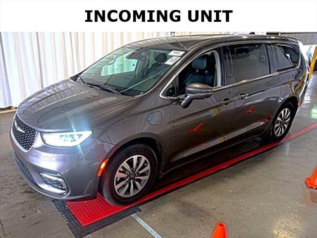 used 2022 Chrysler Pacifica Hybrid car, priced at $25,000