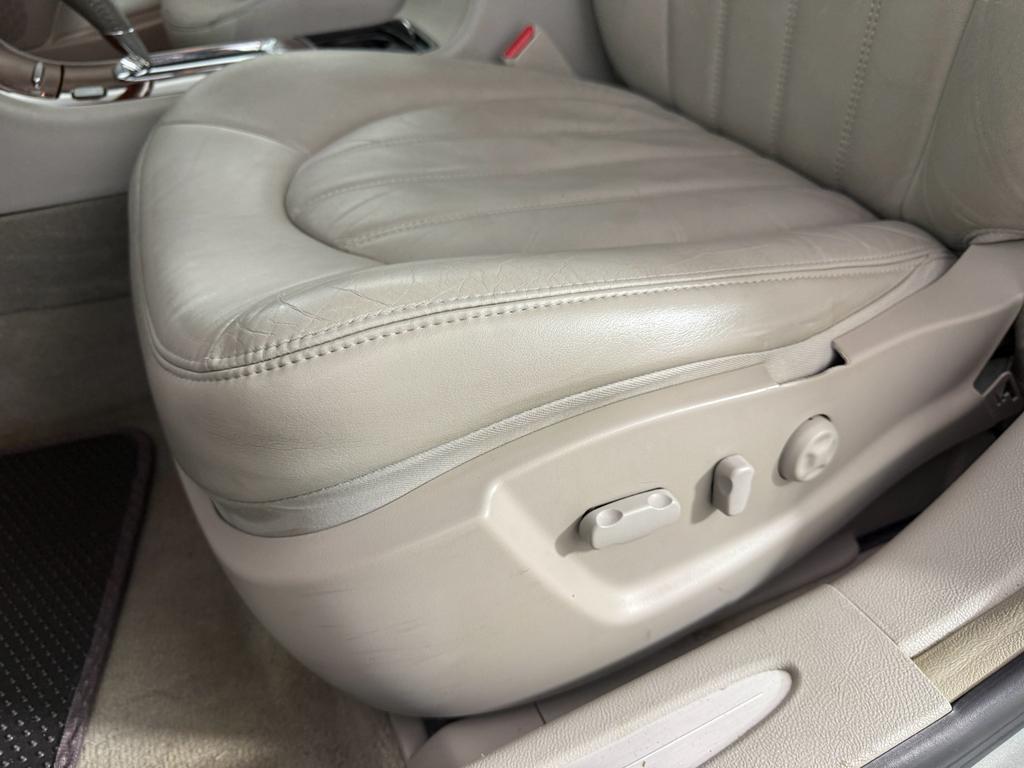 used 2007 Buick Lucerne car, priced at $8,990