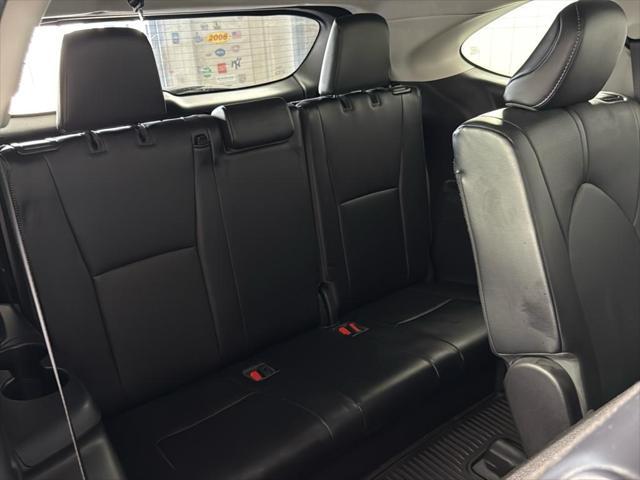 used 2021 Toyota Highlander car, priced at $31,800