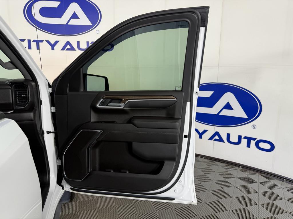 used 2022 Chevrolet Silverado 1500 car, priced at $34,000