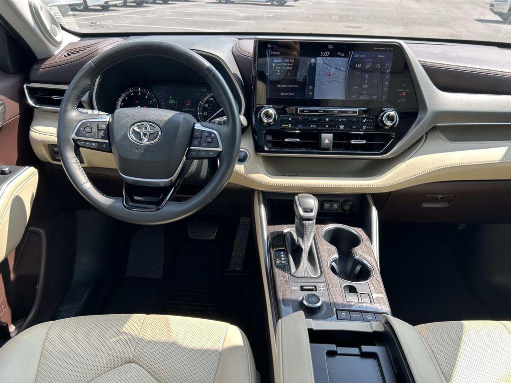used 2020 Toyota Highlander car, priced at $29,580