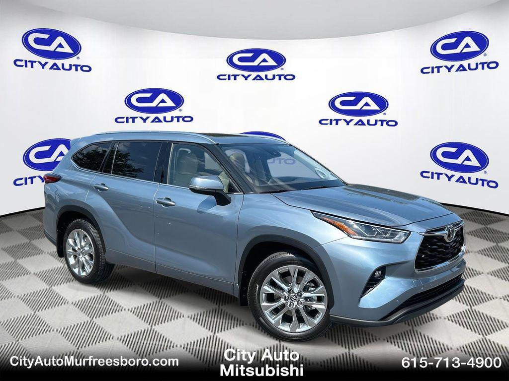 used 2020 Toyota Highlander car, priced at $29,580