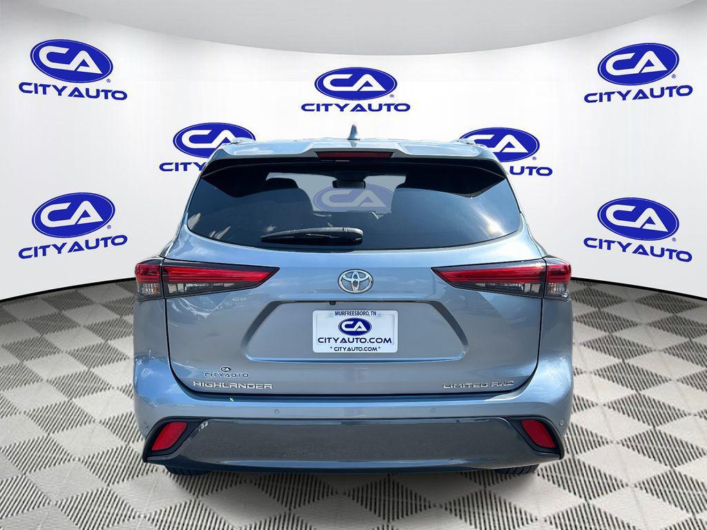 used 2020 Toyota Highlander car, priced at $29,580