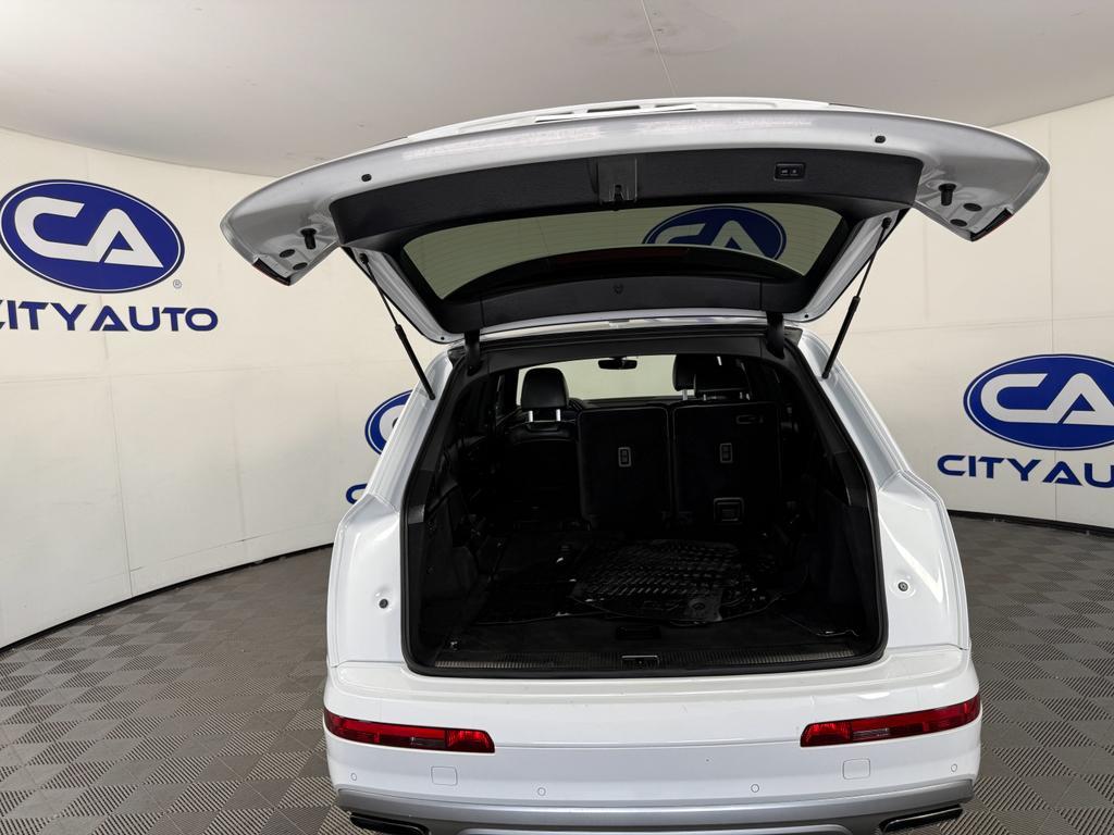 used 2017 Audi Q7 car, priced at $22,400