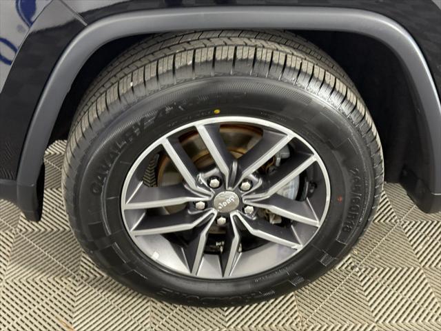 used 2017 Jeep Grand Cherokee car, priced at $14,995