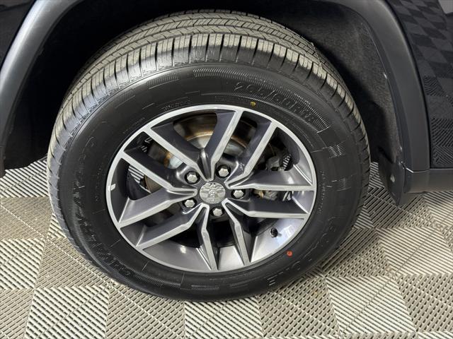 used 2017 Jeep Grand Cherokee car, priced at $14,995