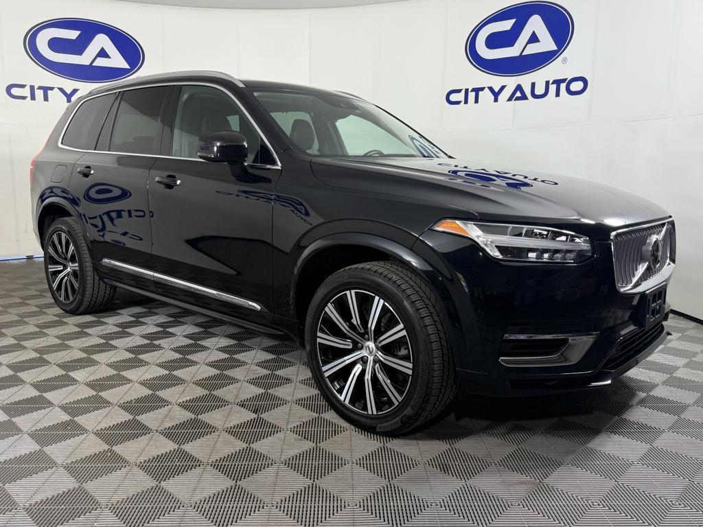 used 2022 Volvo XC90 Recharge Plug-In Hybrid car, priced at $30,000