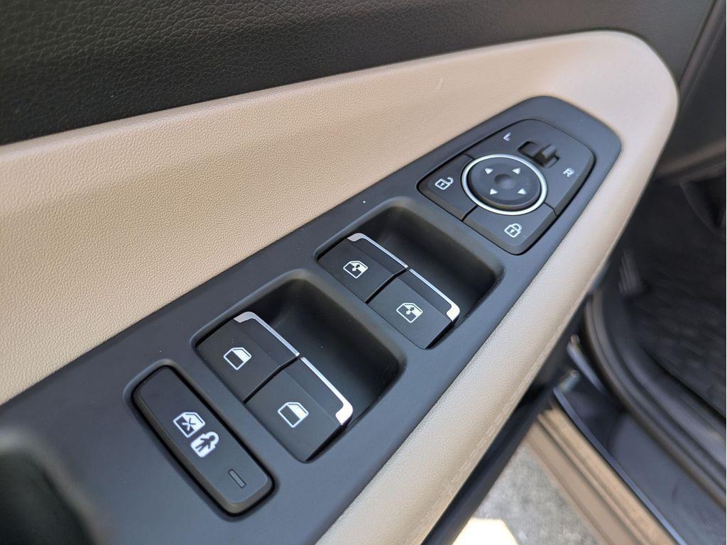 used 2023 Hyundai Santa Fe car, priced at $18,900