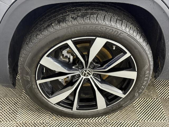 used 2024 Volkswagen Atlas Cross Sport car, priced at $44,800