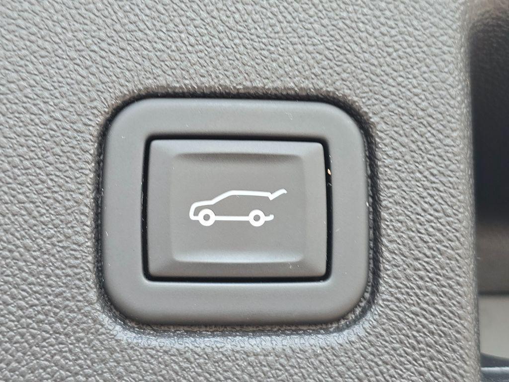 used 2023 Chevrolet Equinox car, priced at $20,000