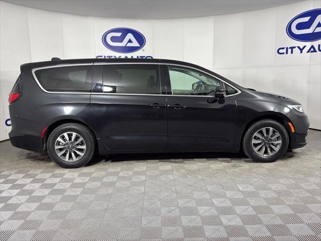 used 2022 Chrysler Pacifica Hybrid car, priced at $23,986