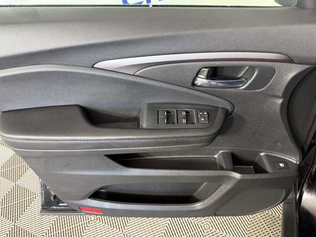 used 2022 Honda Pilot car, priced at $28,496