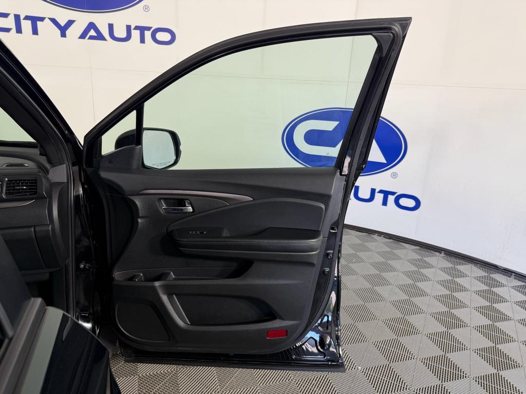 used 2022 Honda Pilot car, priced at $28,496