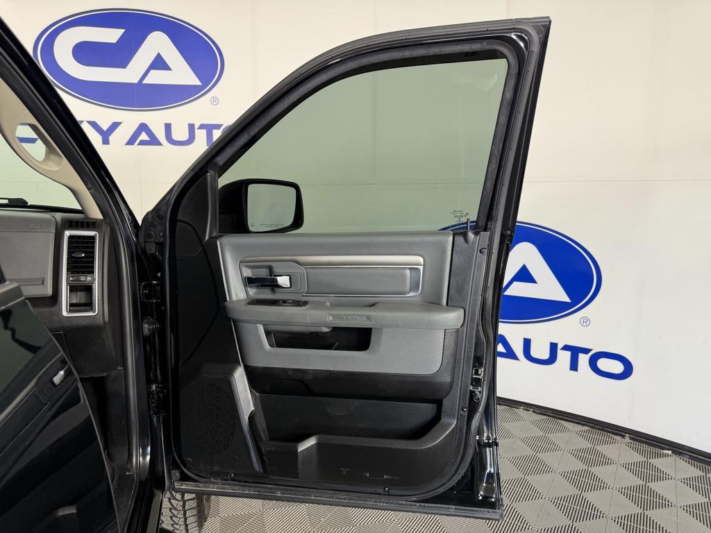 used 2019 Ram 1500 Classic car, priced at $25,000