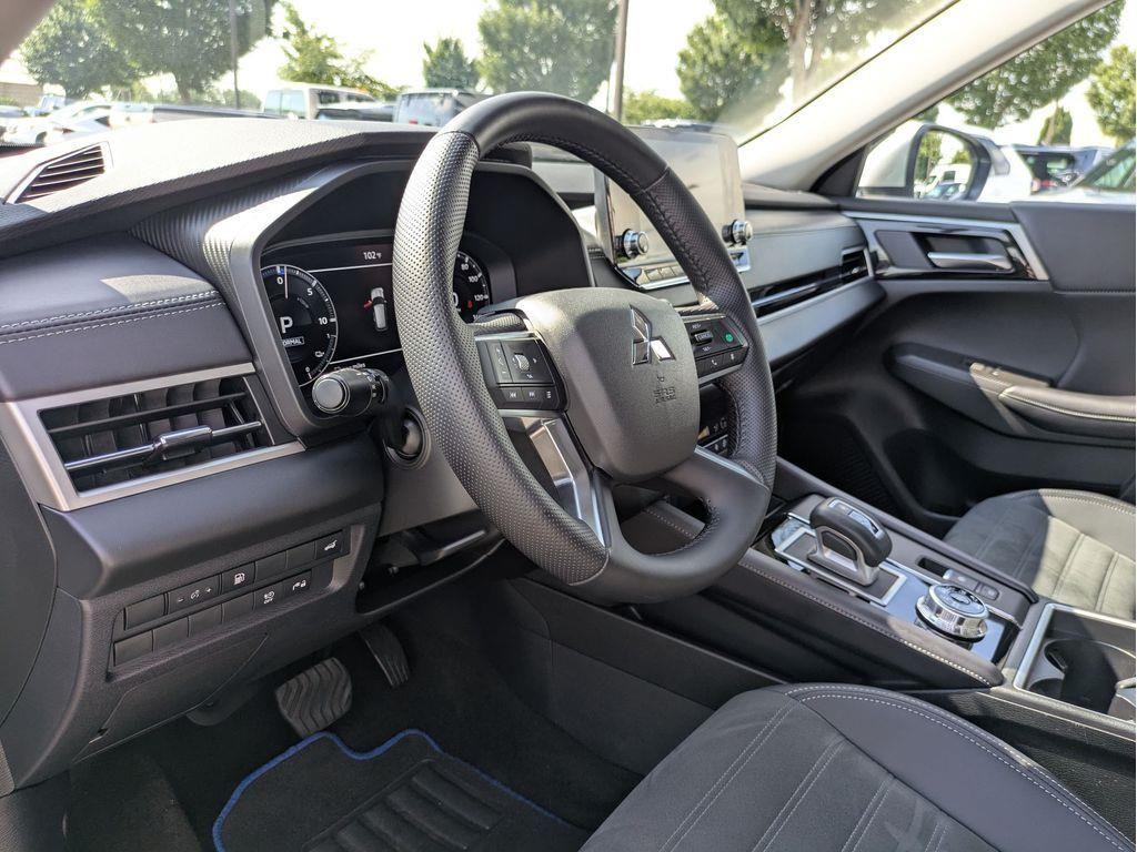 used 2024 Mitsubishi Outlander PHEV car, priced at $25,900