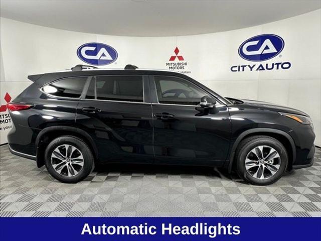 used 2023 Toyota Highlander car, priced at $37,880