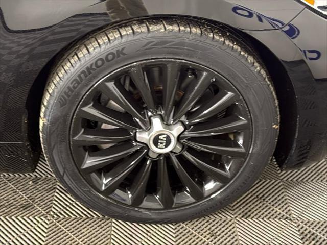 used 2015 Kia K900 car, priced at $17,995
