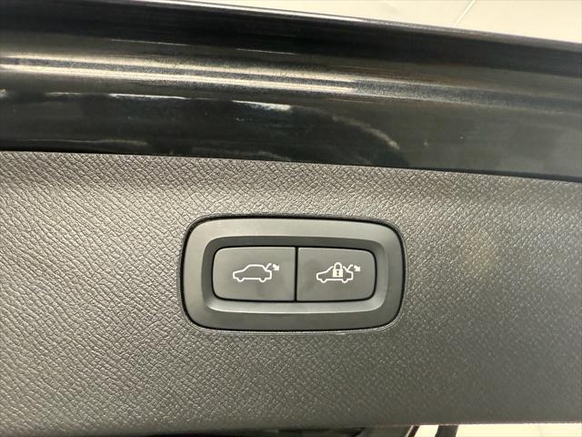 used 2022 Volvo XC90 Recharge Plug-In Hybrid car, priced at $46,800