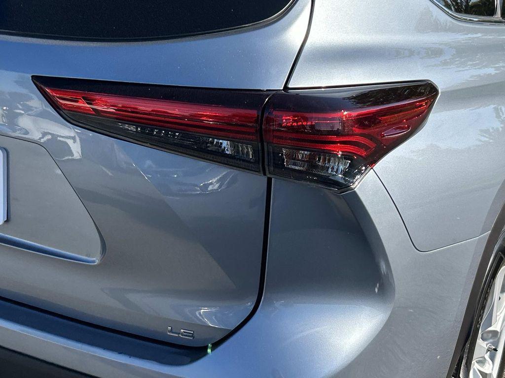 used 2020 Toyota Highlander car, priced at $23,992