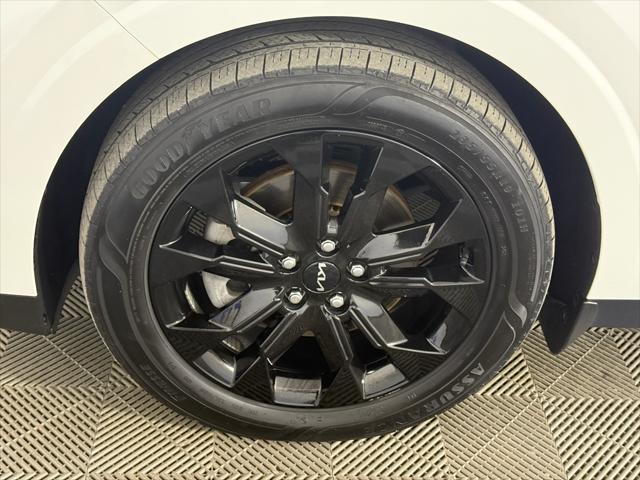 used 2024 Kia Carnival car, priced at $43,800