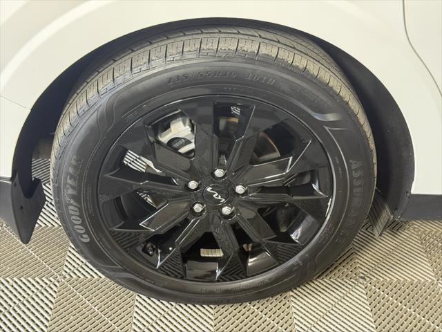 used 2024 Kia Carnival car, priced at $43,800